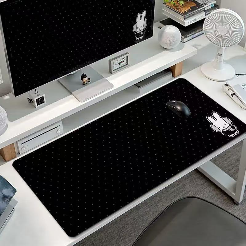 Gaming Keyboard Nearby - Alas Mouse Besar Kelinci Miffy Lucu,